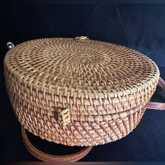 Handwoven Rattan Circle Bag -
Boho Bali Charm - Picture 11 of 14